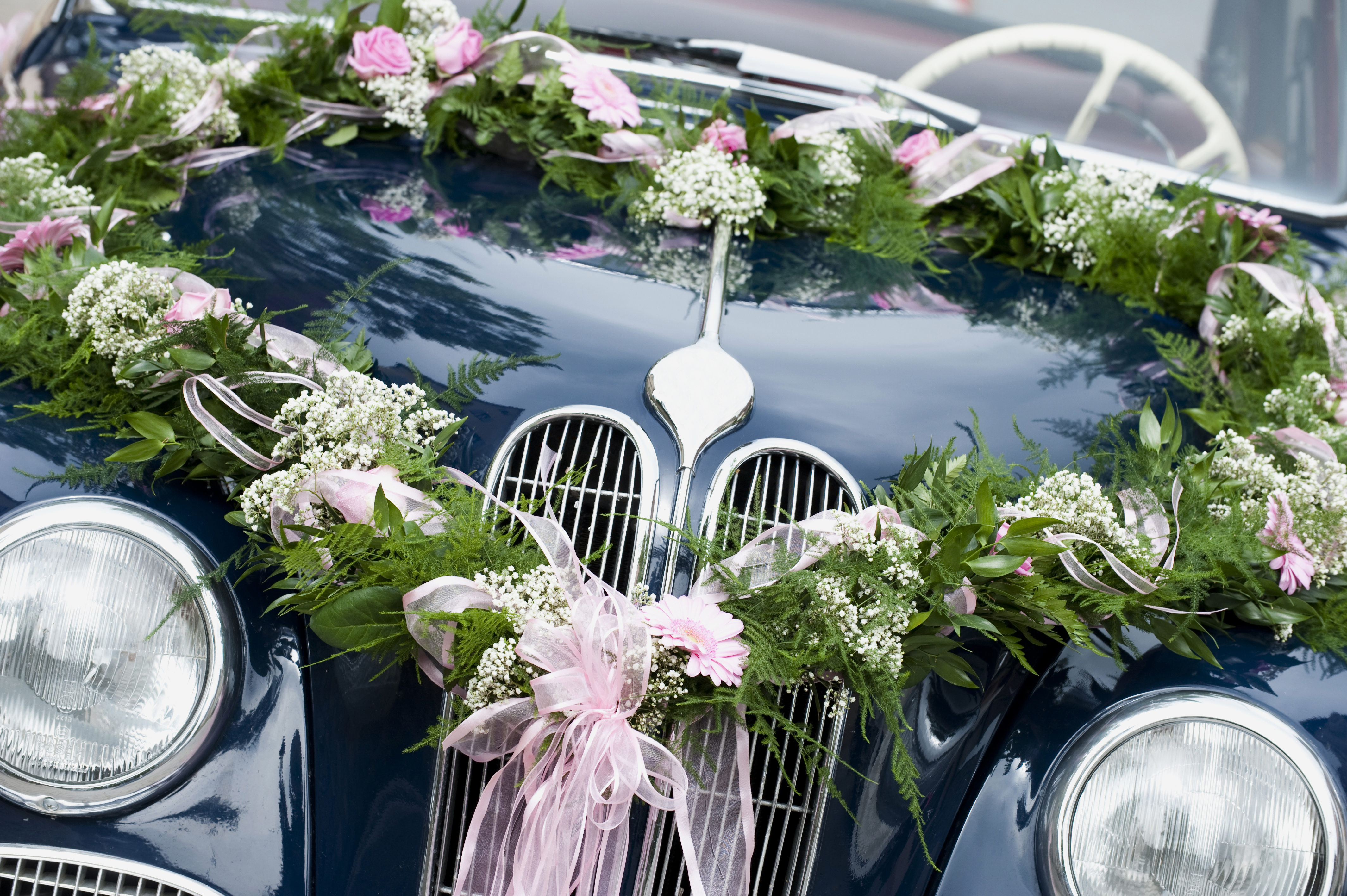 De decoratie van de ceremoniewagen De decoratie van de ceremoniewagen