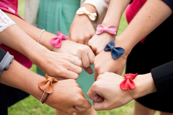 5 geschenken om aan te bieden aan uw bruidsmeisjes 5 geschenken om aan te bieden aan uw bruidsmeisjes