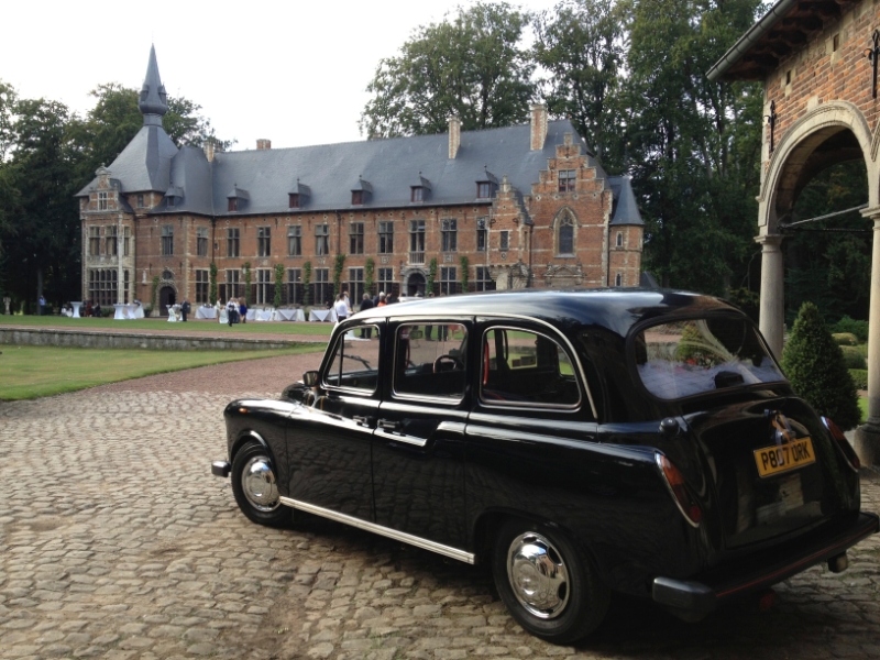 A LONDON TAXI RENTING