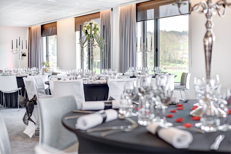 R hotel experiences