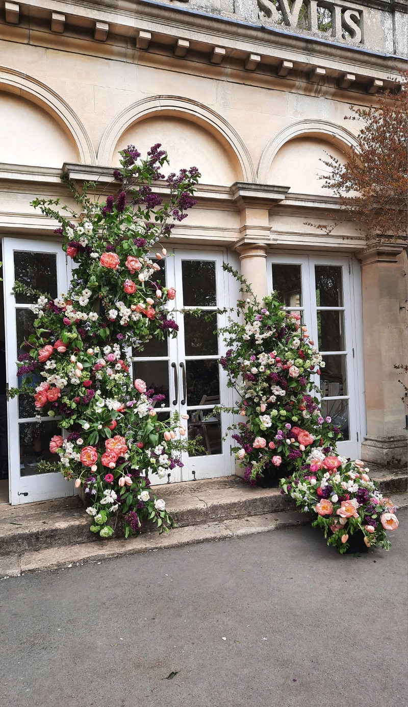 THE HAPPY FLORIST