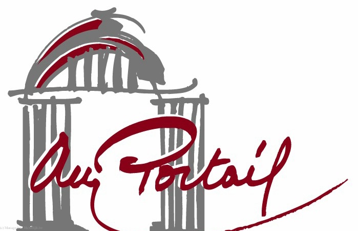 AU PORTAIL